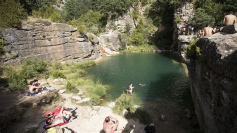 Las piscinas naturales de un pequeño pueblo de Zaragoza con。